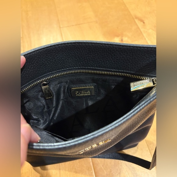 Furla small leather shoulder bag chain handle black crossbody - Picture 4 of 7